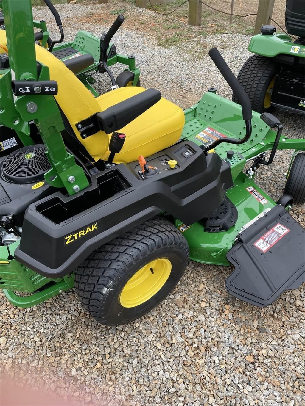 John Deere Z515E Nulla fordulósugarú fűnyírók