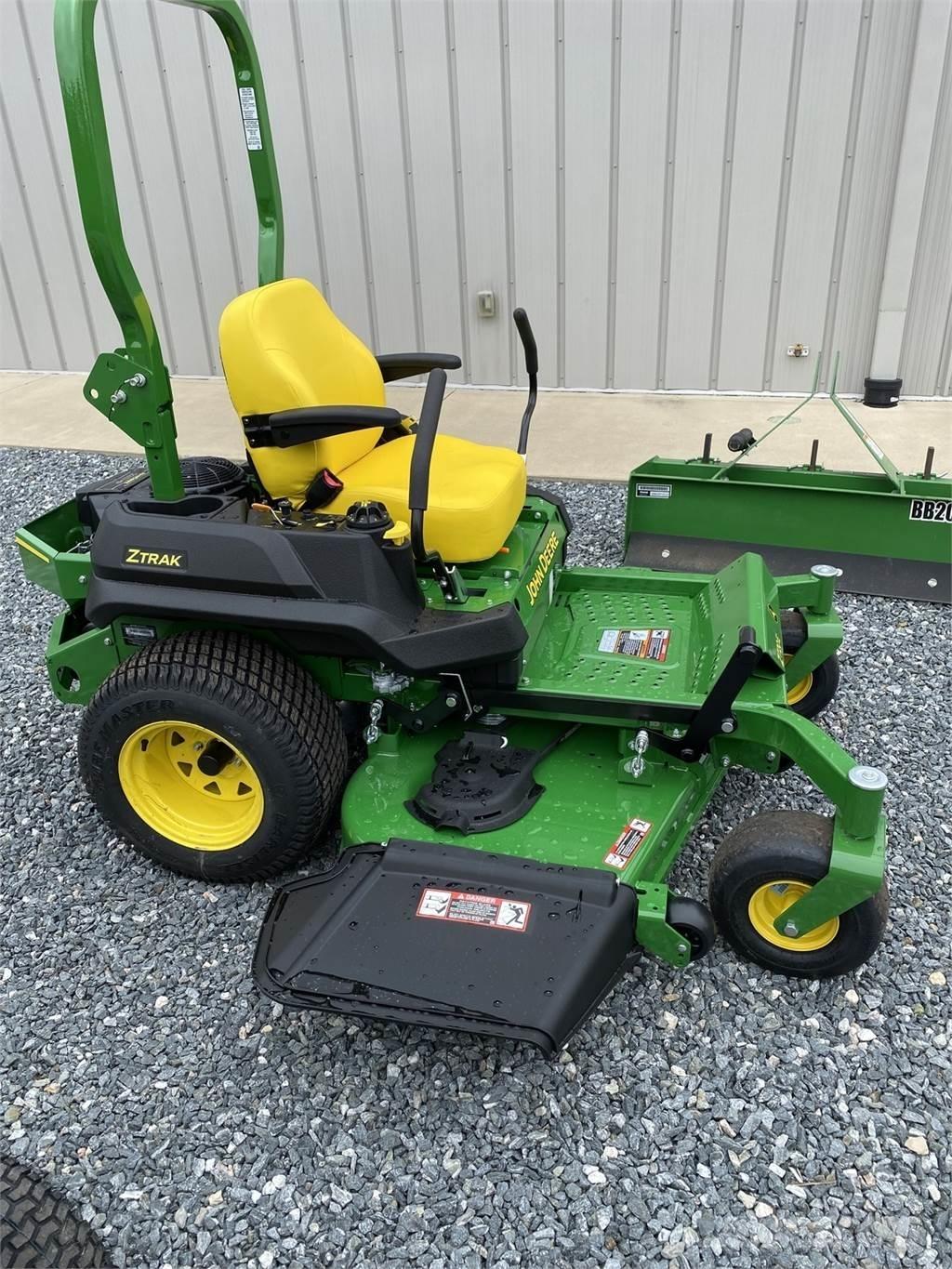 John Deere Z720E Nulla fordulósugarú fűnyírók