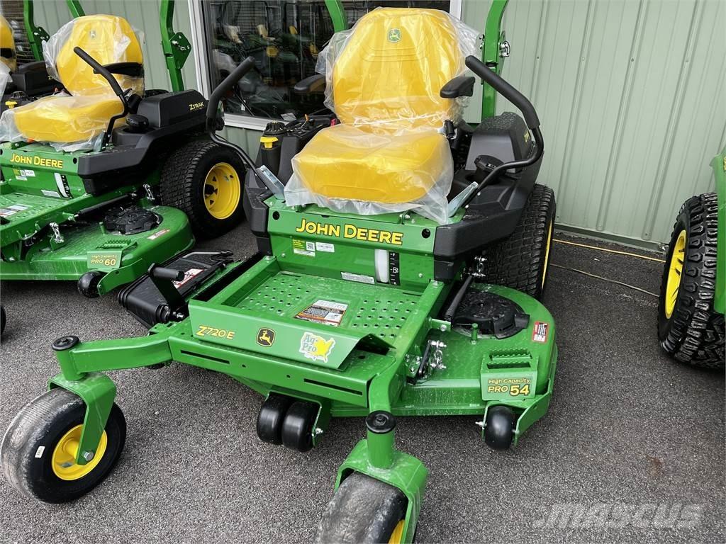 John Deere Z720E Nulla fordulósugarú fűnyírók