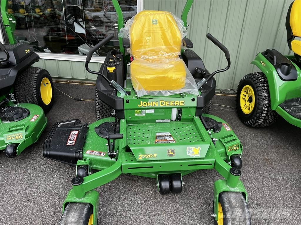 John Deere Z720E Nulla fordulósugarú fűnyírók