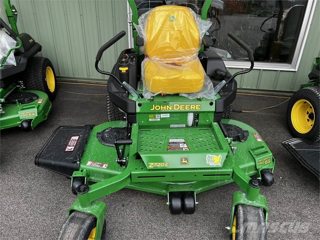 John Deere Z720E Nulla fordulósugarú fűnyírók