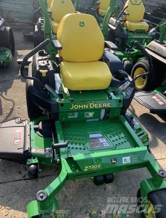 John Deere Z720E Nulla fordulósugarú fűnyírók