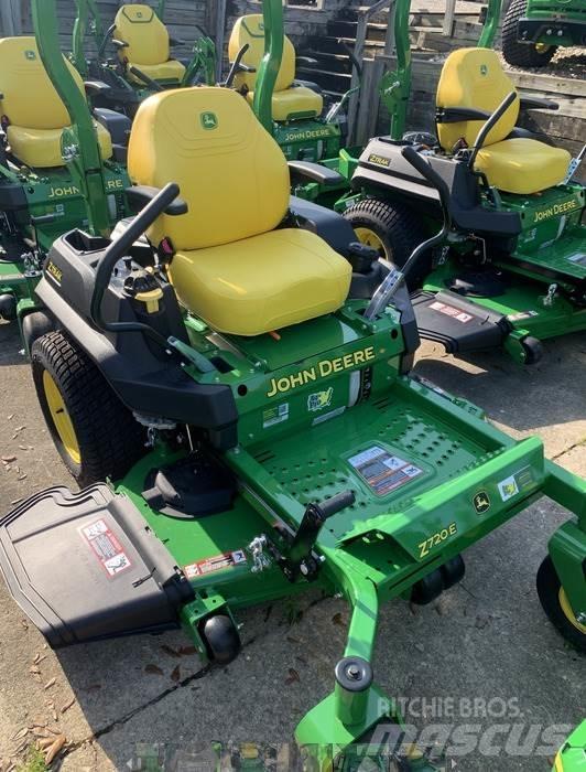John Deere Z720E Nulla fordulósugarú fűnyírók
