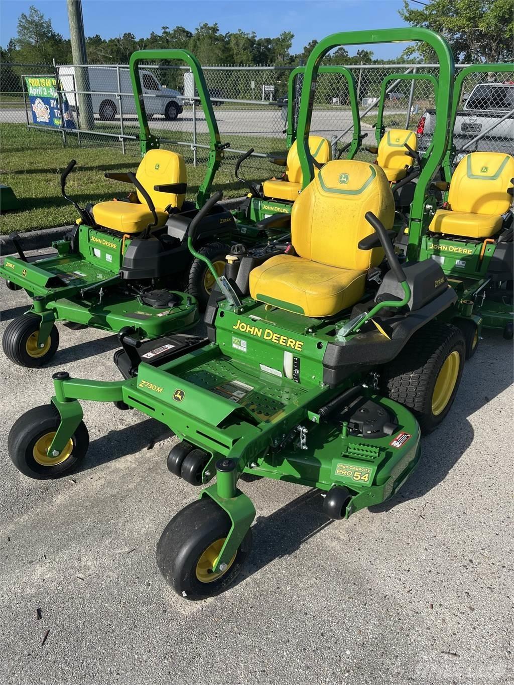 John Deere Z730 Nulla fordulósugarú fűnyírók