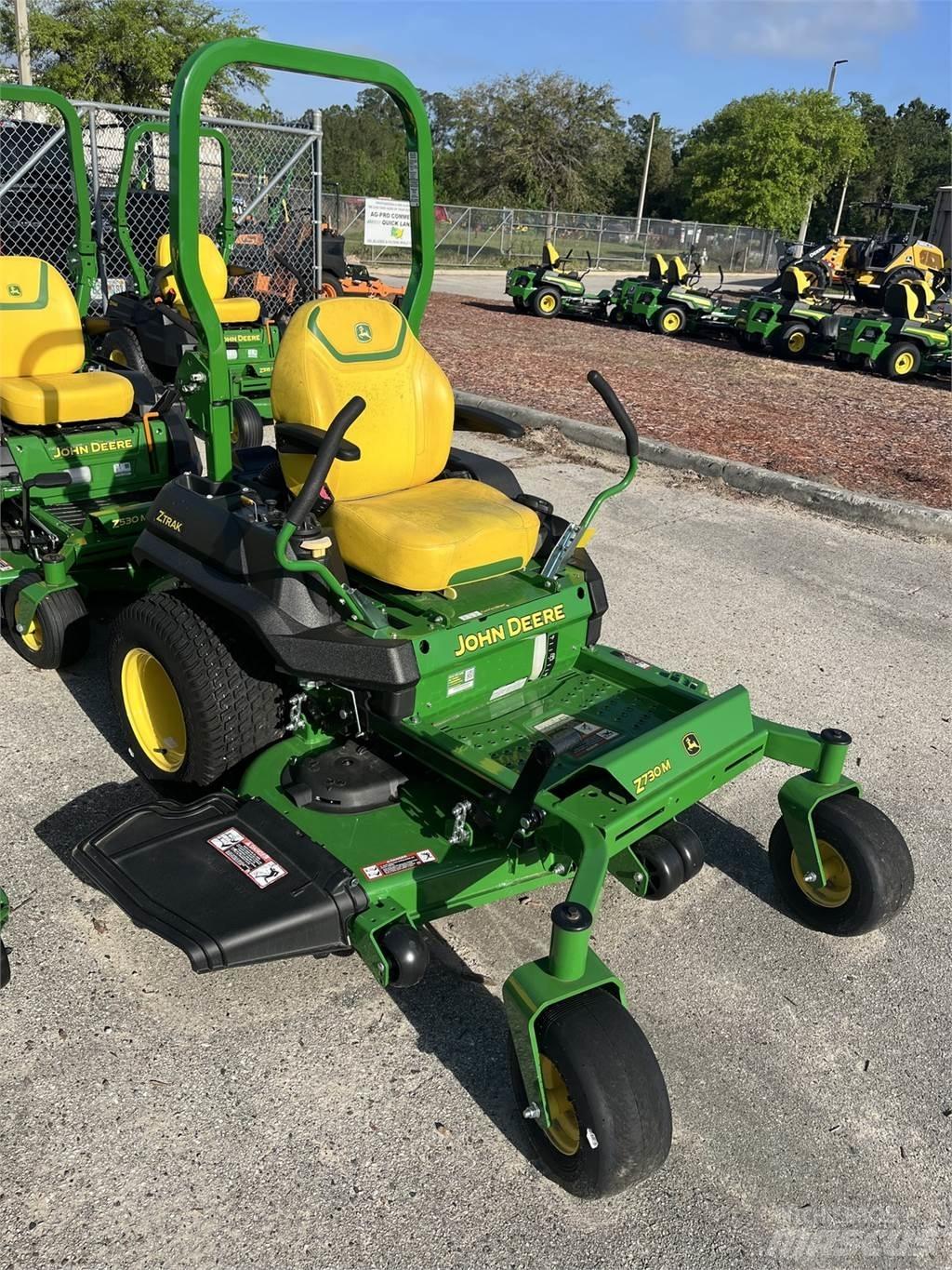 John Deere Z730 Nulla fordulósugarú fűnyírók