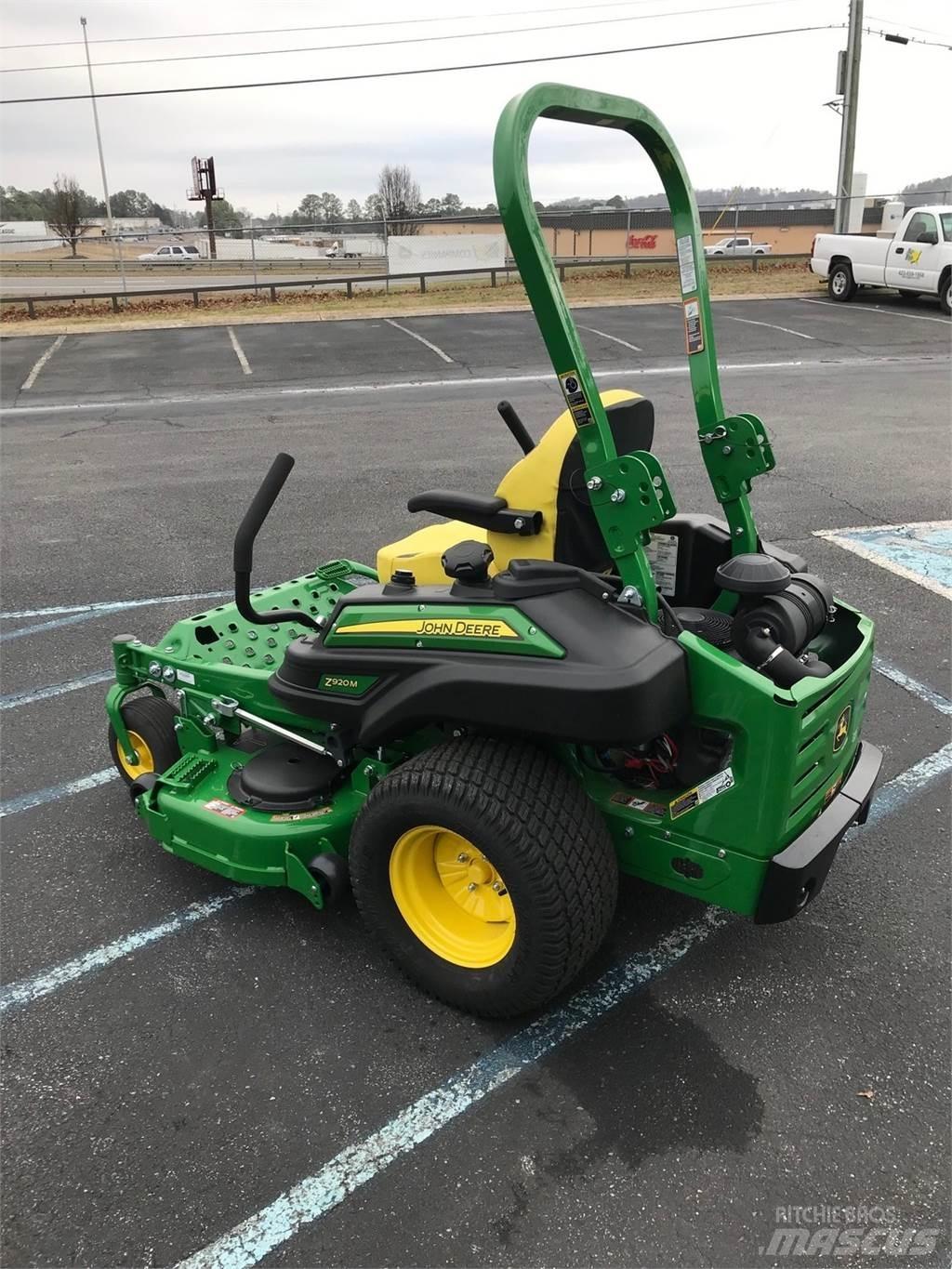 John Deere Z920M Nulla fordulósugarú fűnyírók