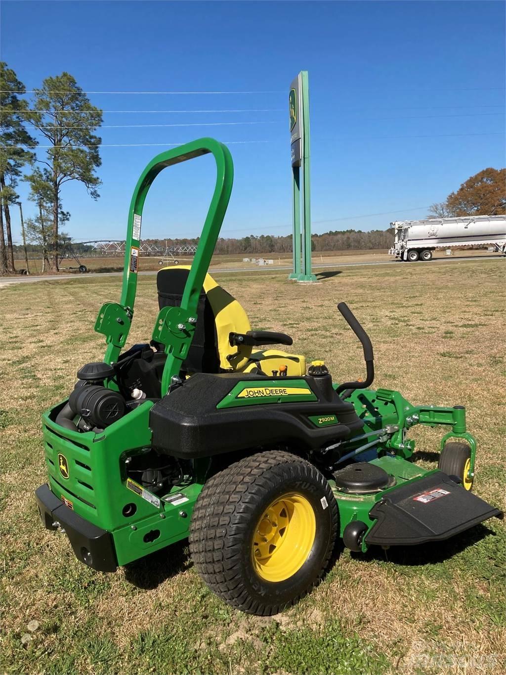 John Deere Z920M Nulla fordulósugarú fűnyírók