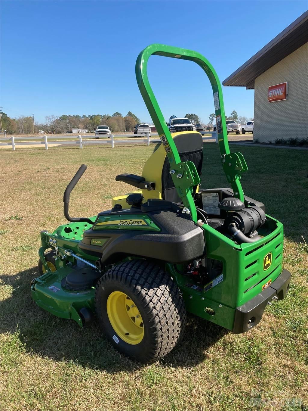 John Deere Z920M Nulla fordulósugarú fűnyírók