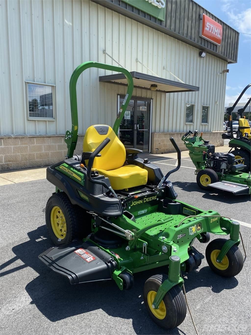John Deere Z920M Nulla fordulósugarú fűnyírók
