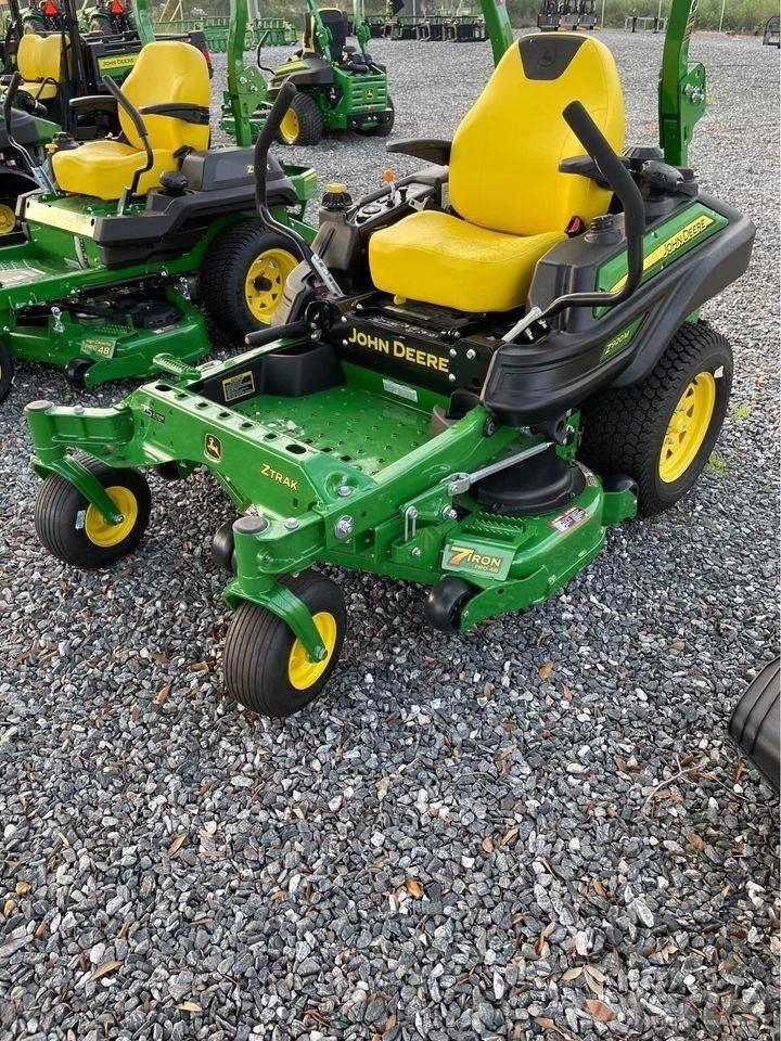 John Deere Z920M Nulla fordulósugarú fűnyírók