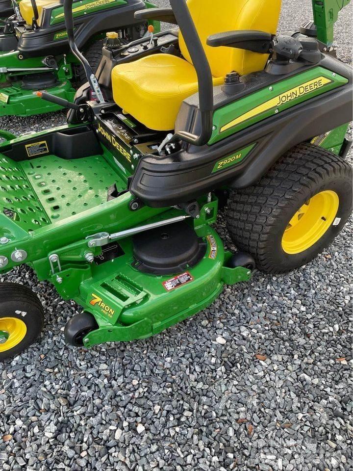 John Deere Z920M Nulla fordulósugarú fűnyírók