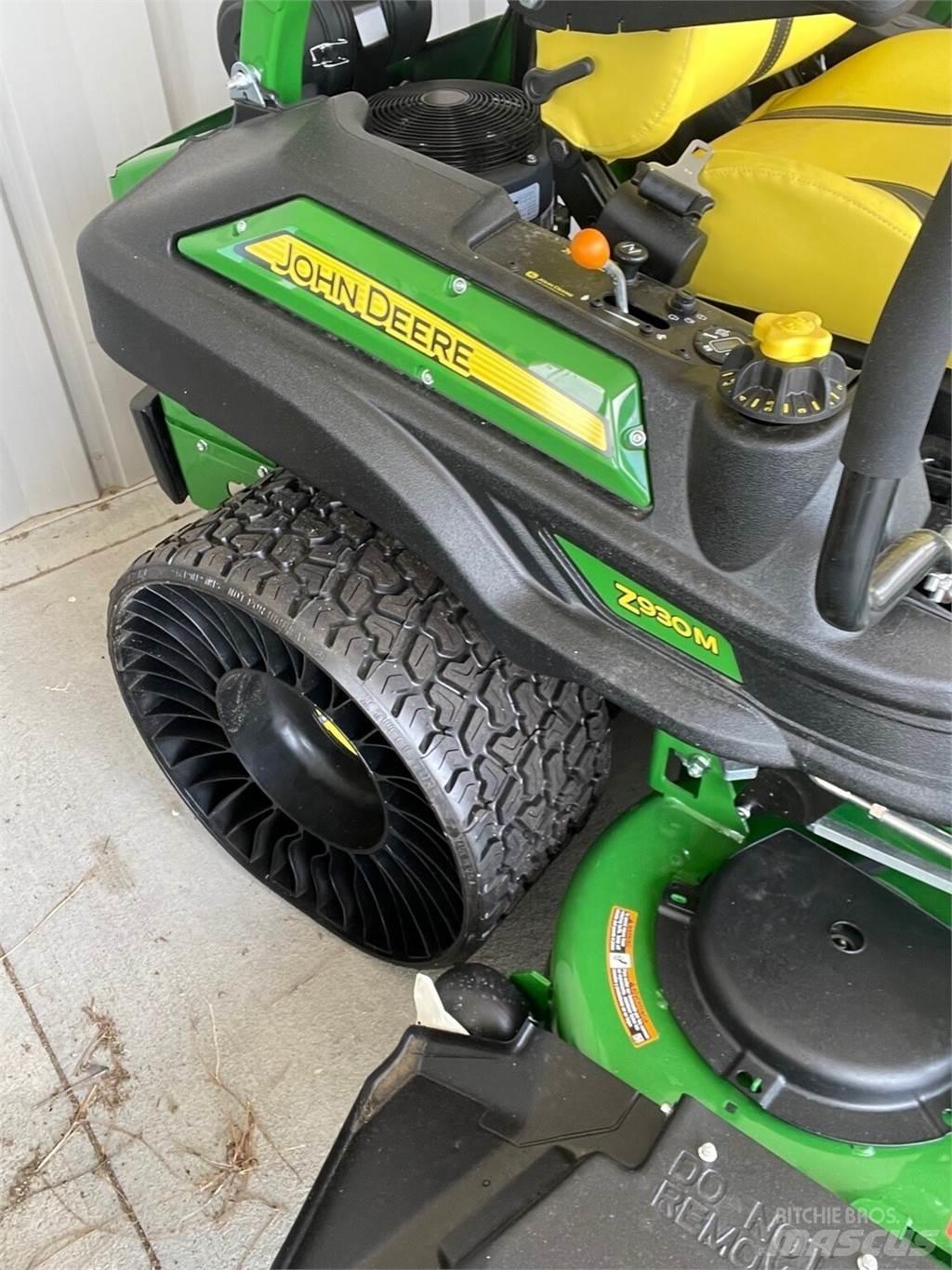 John Deere Z930M Nulla fordulósugarú fűnyírók