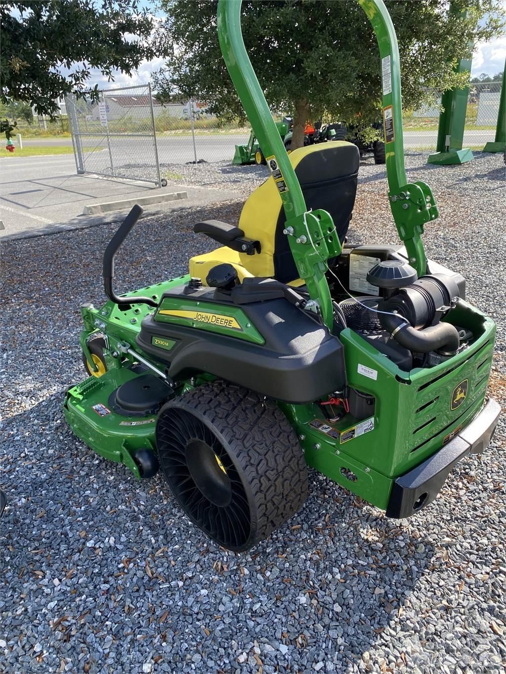John Deere Z930M Nulla fordulósugarú fűnyírók