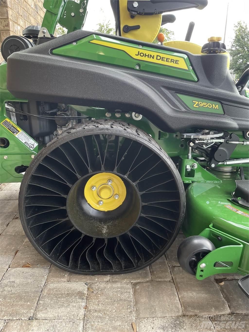 John Deere Z950M Nulla fordulósugarú fűnyírók