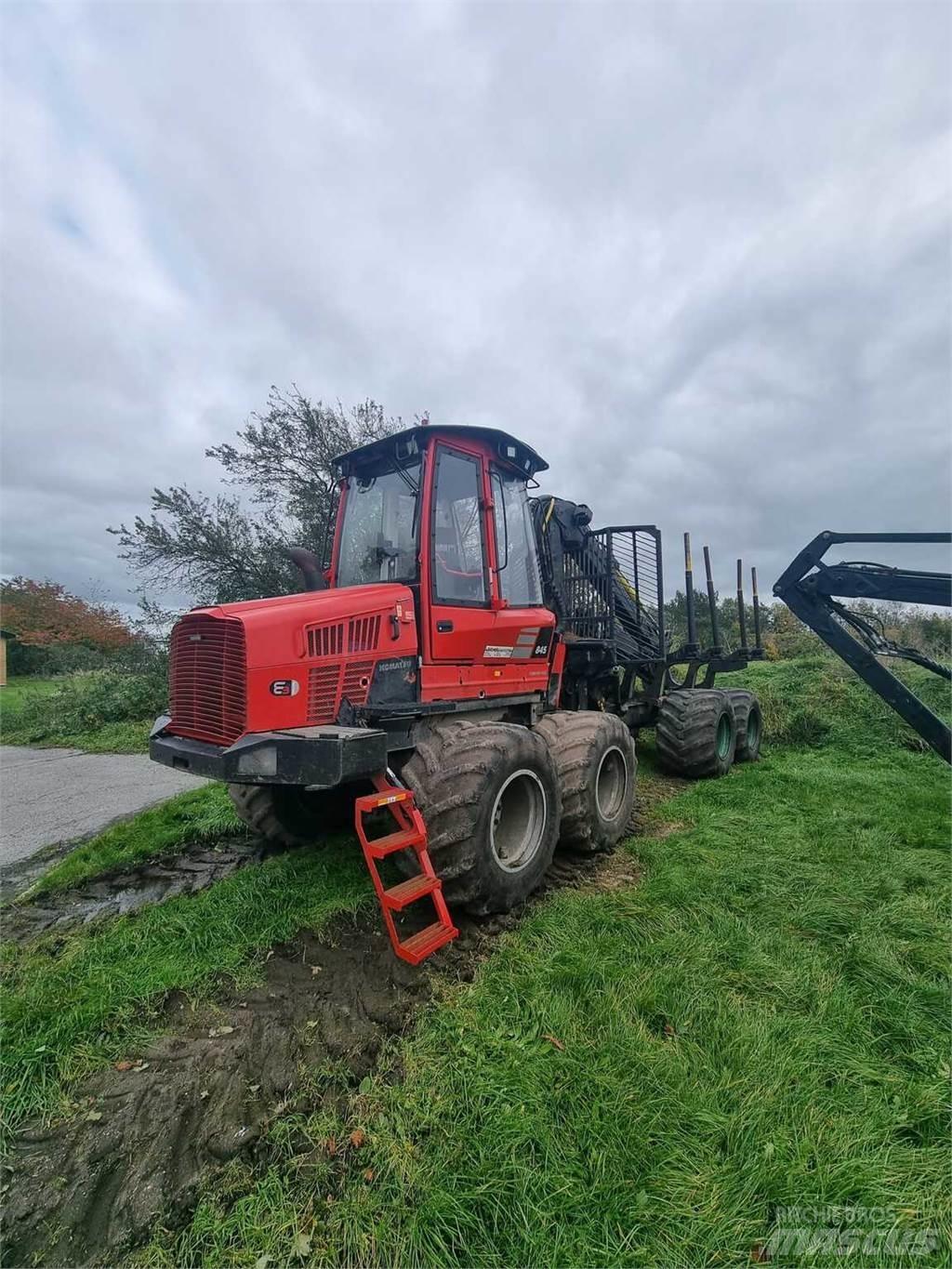Komatsu 845 Kihordók