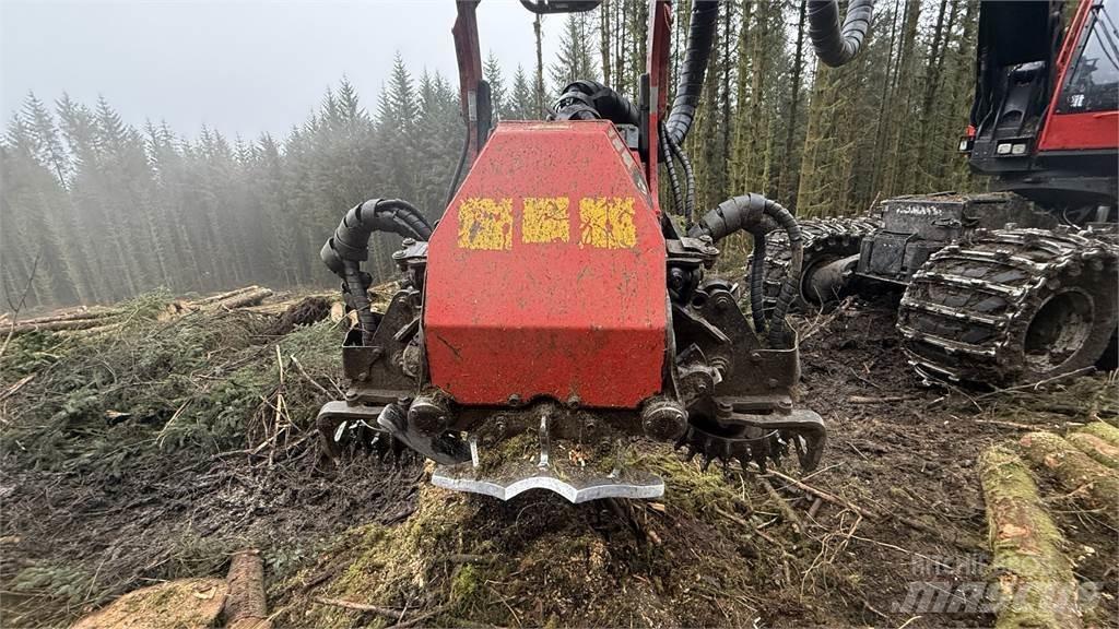Komatsu 931XC Betakarítók