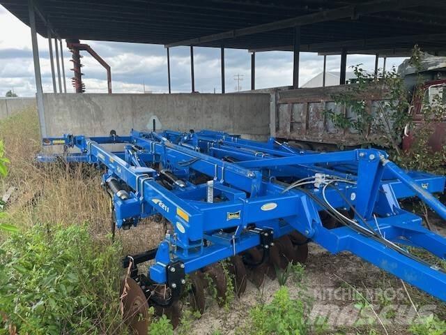 Landoll 2211-11 Talajlazító ekék