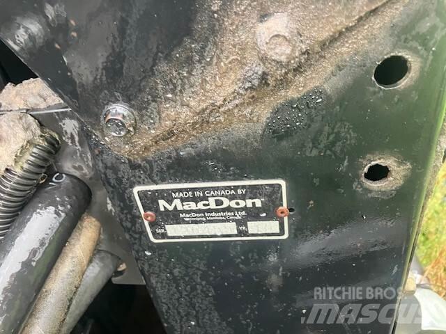 MacDon FD70 Kombájn tartozékok
