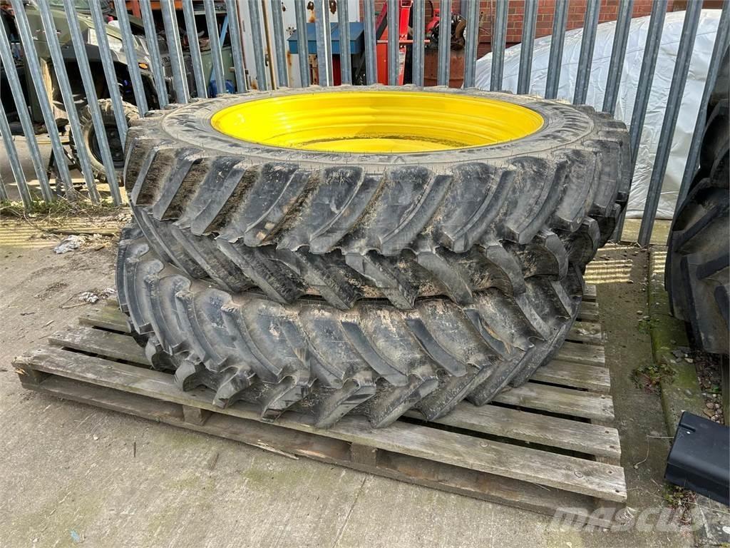 Row Crop Tyres Gumiabroncsok, kerekek és felnik
