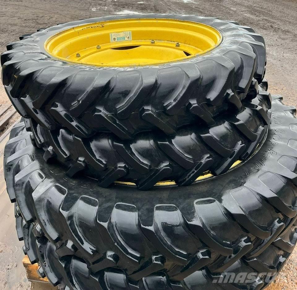  Row Crop Wheels Gumiabroncsok, kerekek és felnik