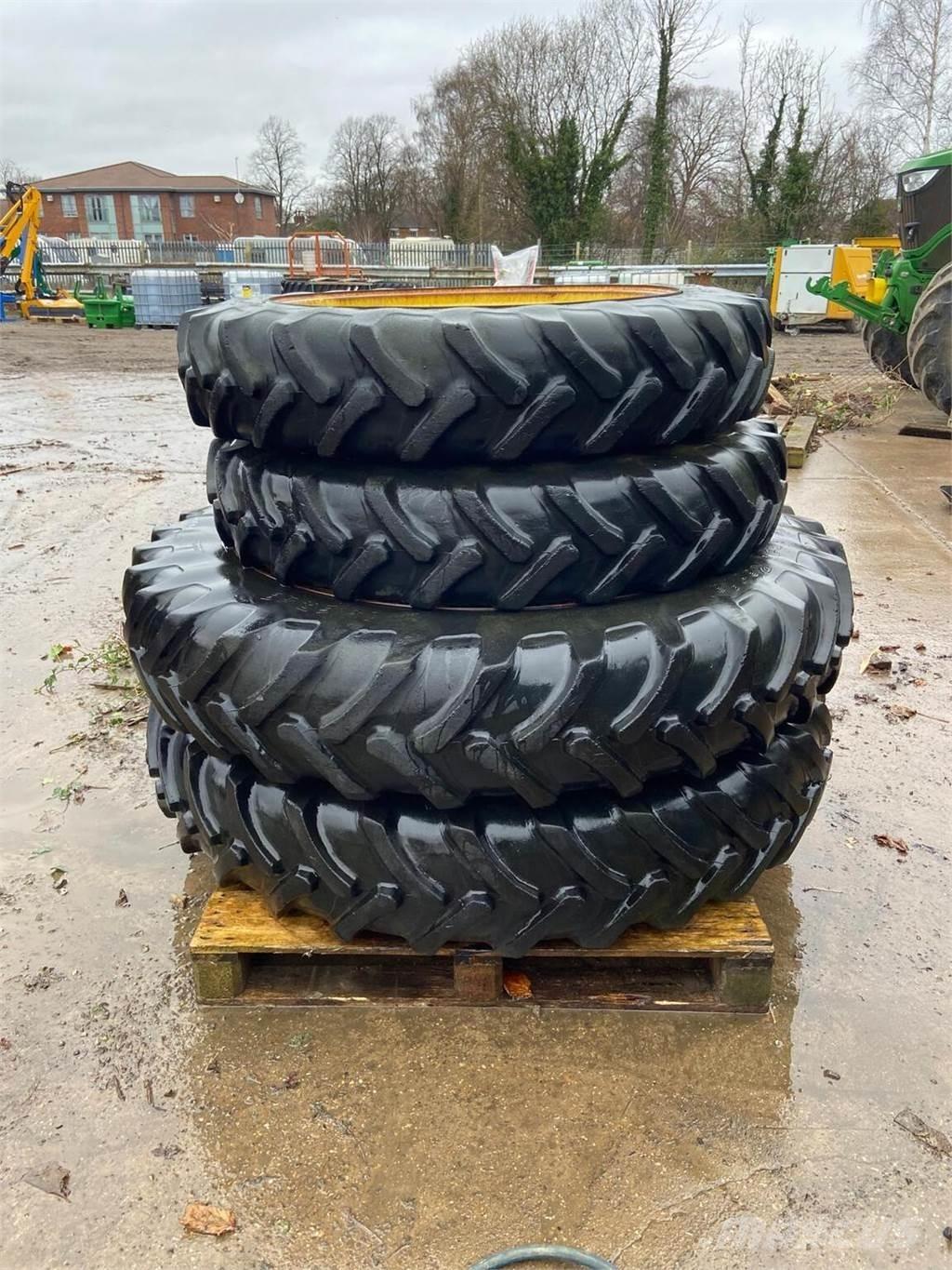  Row Crop Wheels Gumiabroncsok, kerekek és felnik