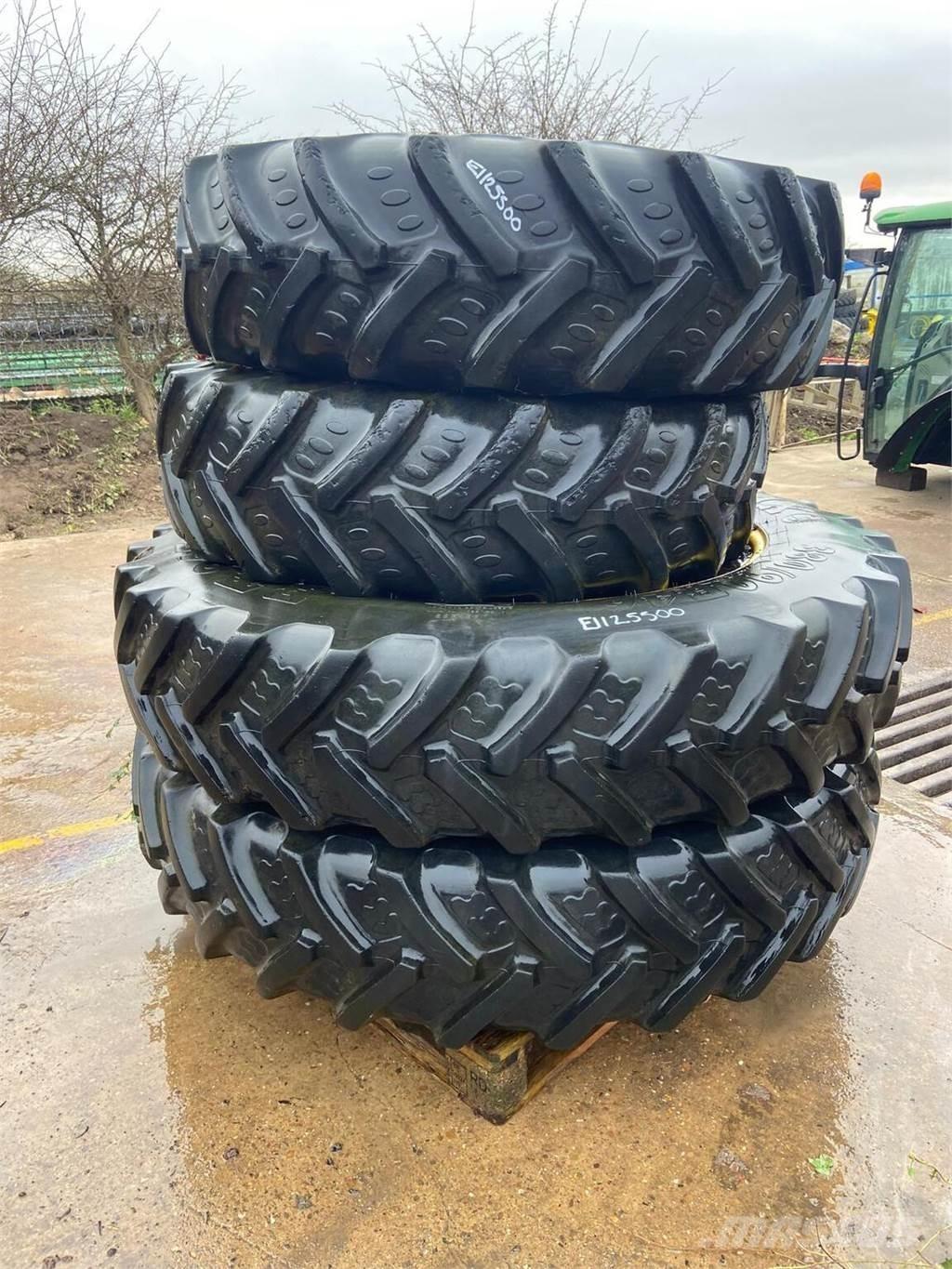 Row Crop Wheels Gumiabroncsok, kerekek és felnik