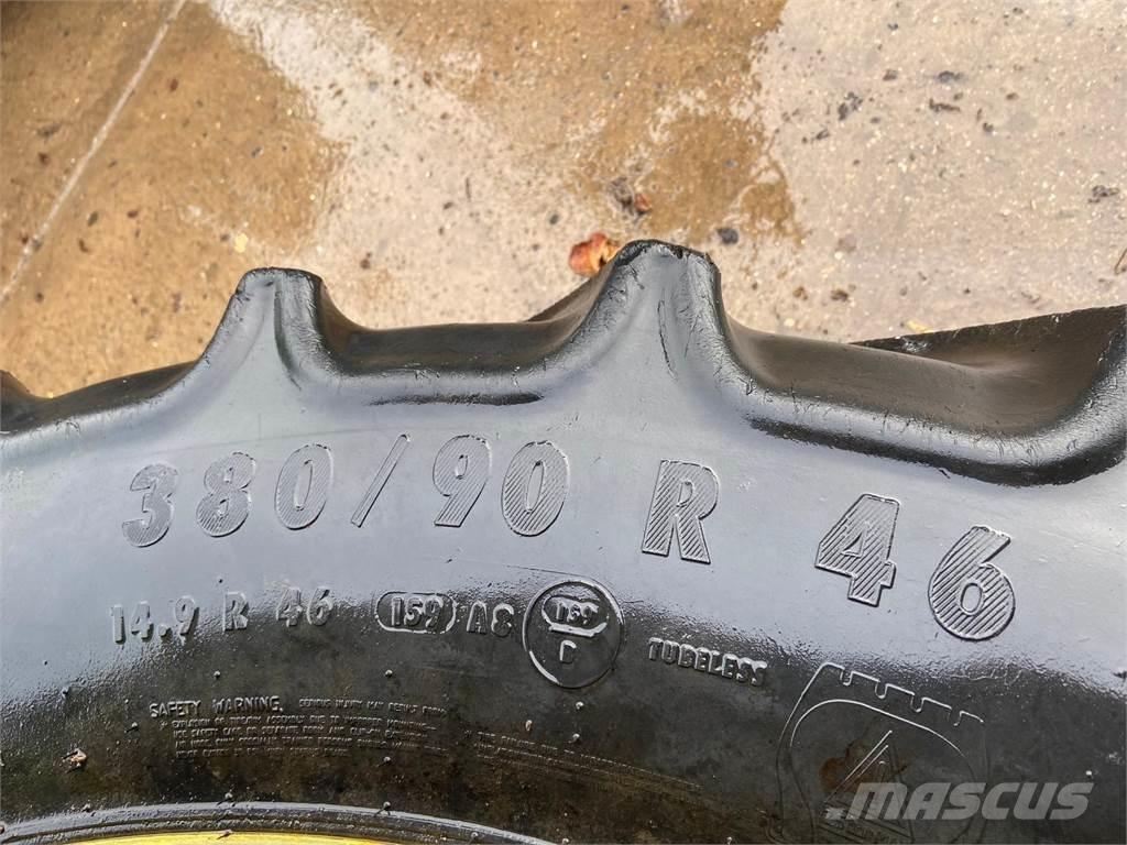  Row Crop Wheels Gumiabroncsok, kerekek és felnik