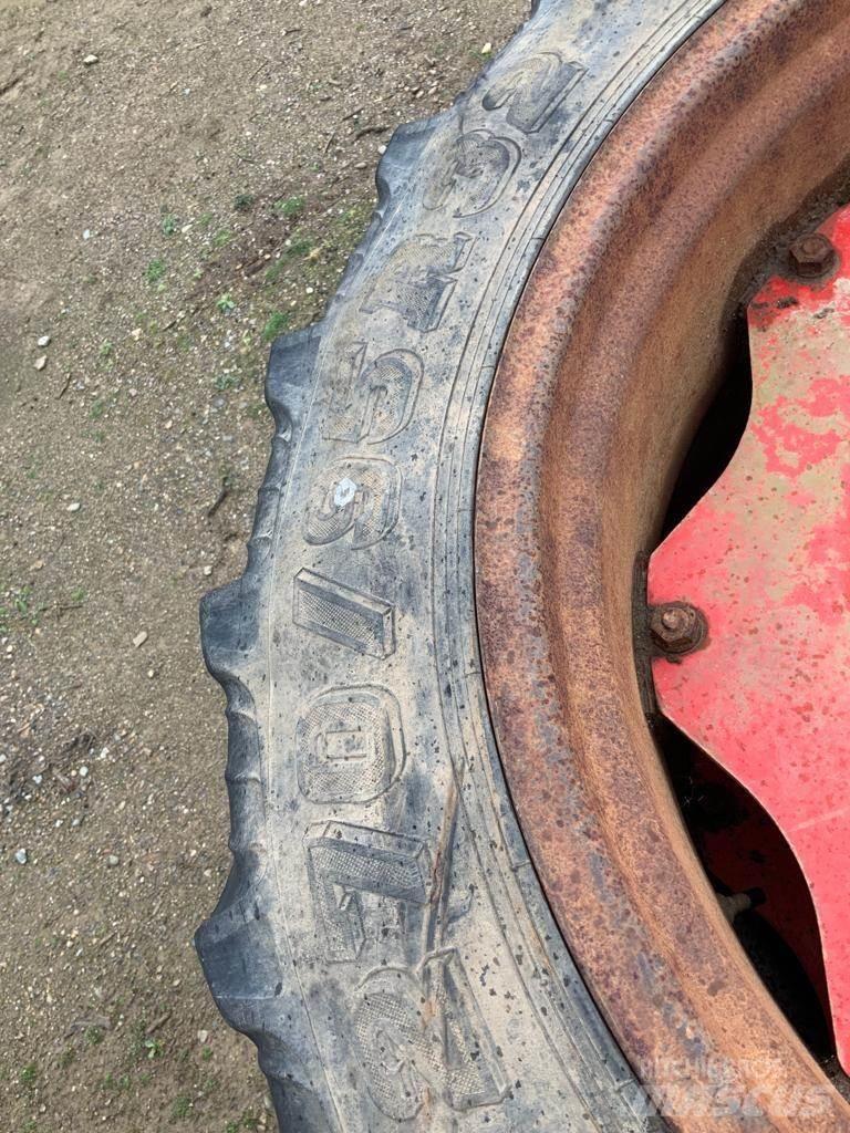  Row Crop Wheels Gumiabroncsok, kerekek és felnik