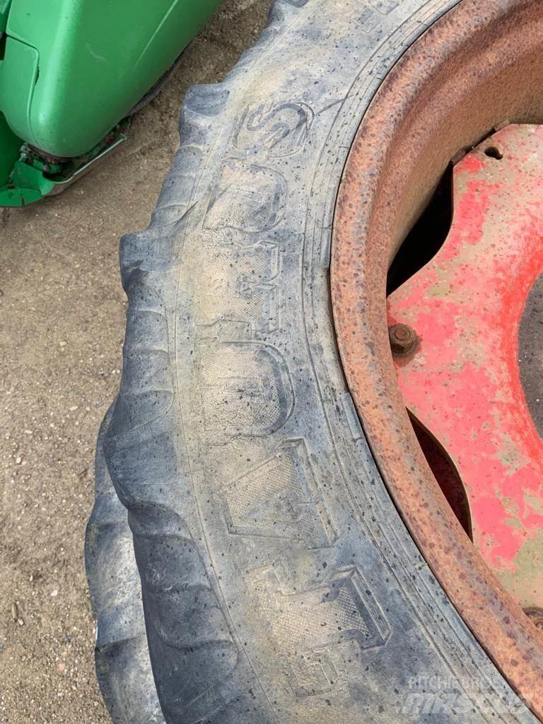  Row Crop Wheels Gumiabroncsok, kerekek és felnik