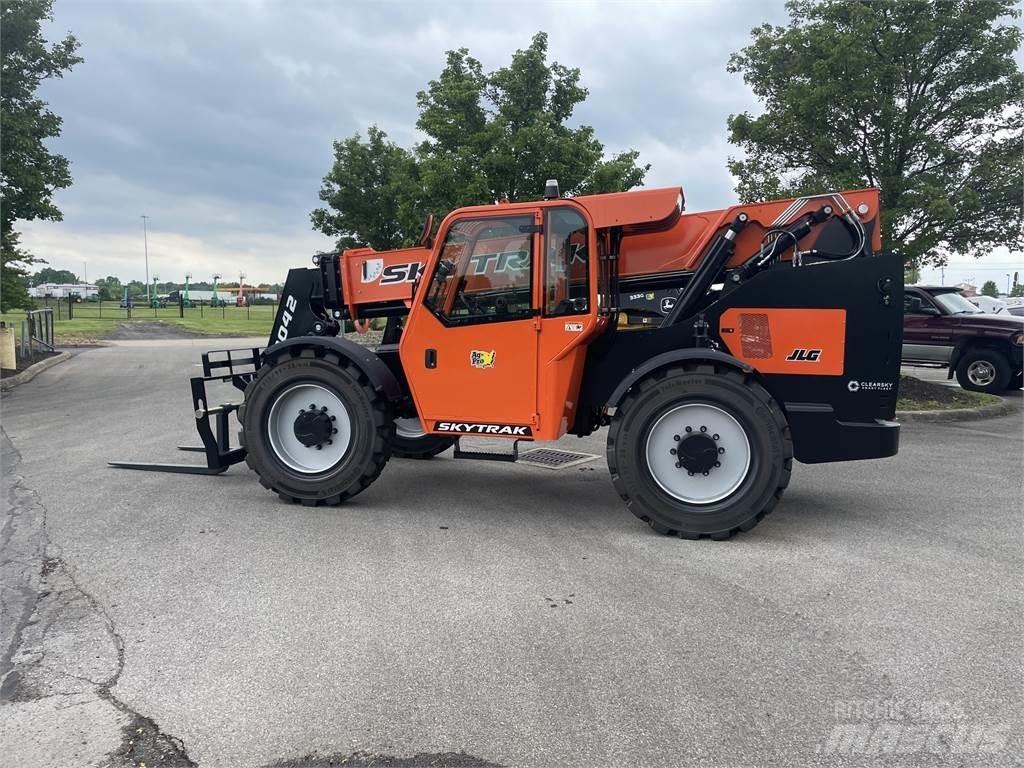 SkyTrak 8042 Teleszkópos rakodók