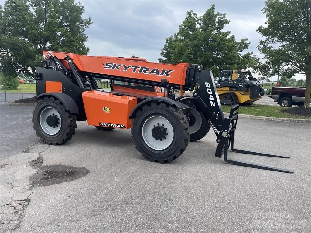 SkyTrak 8042 Teleszkópos rakodók