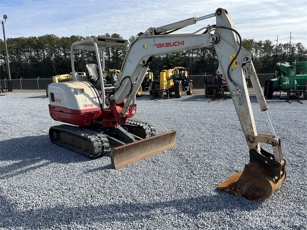 Takeuchi TB240 Lánctalpas kotrók