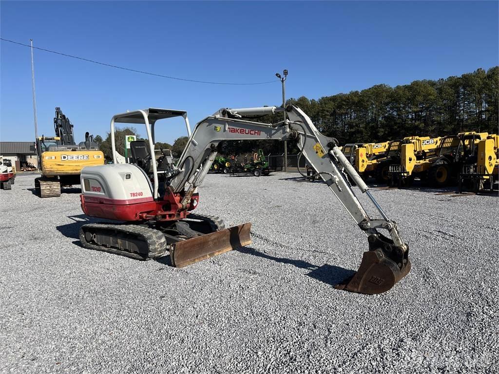 Takeuchi TB240 Mini kotrók < 7t