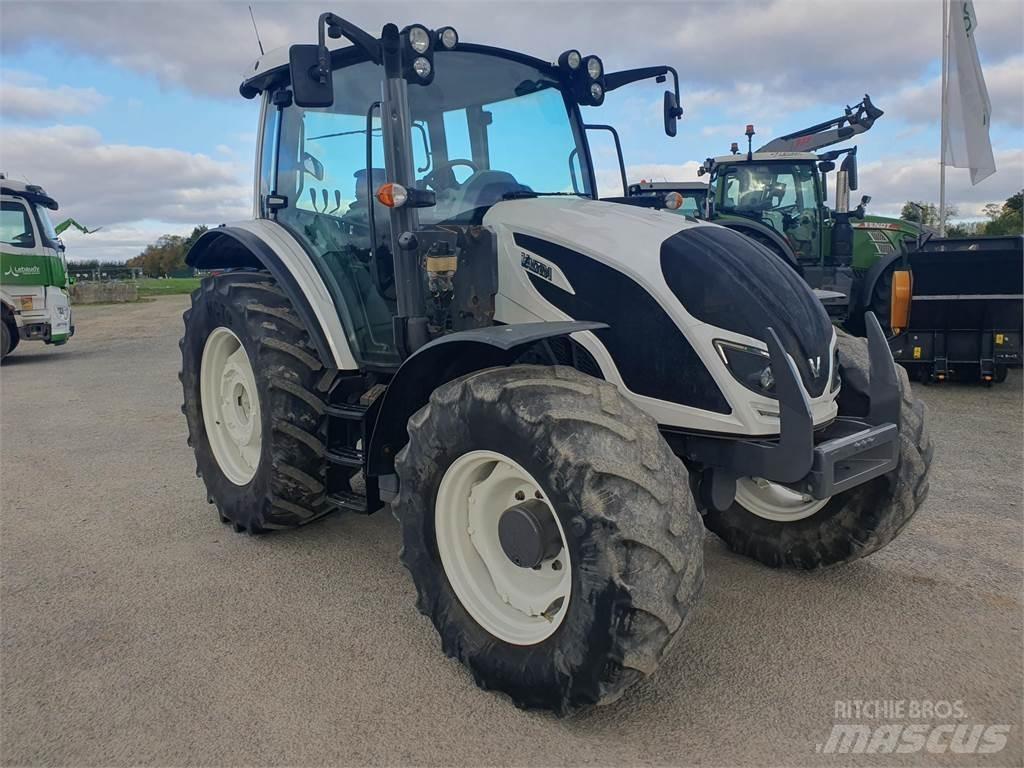 Valtra A104 Traktorok