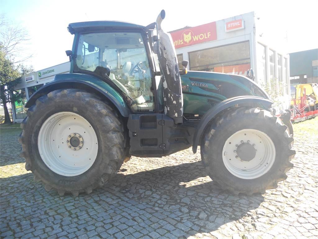 Valtra T174 Traktorok