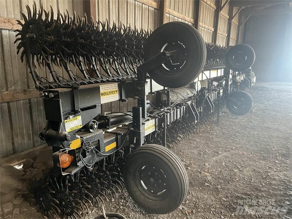 YETTER 3541 Egyéb talajművelő gépek és berendezések