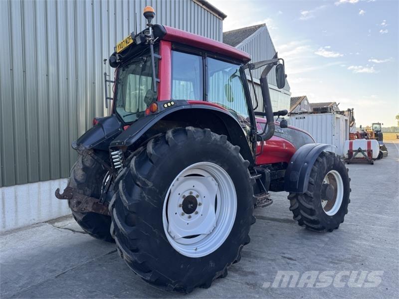 Valtra  Traktorok