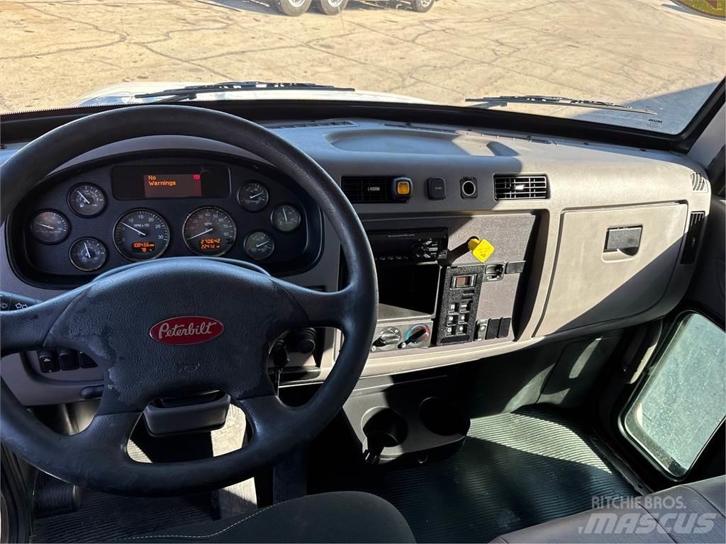 Peterbilt 337 Dobozos teherautók