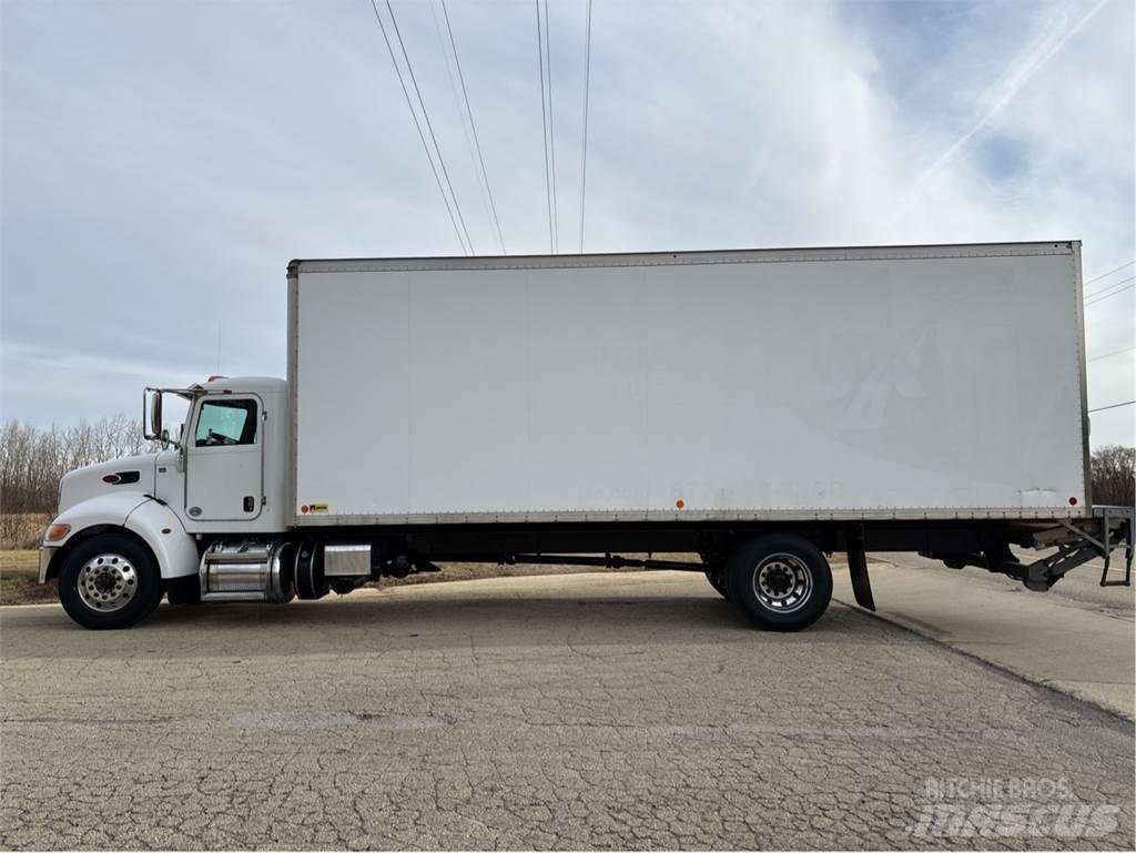 Peterbilt 337 Dobozos teherautók