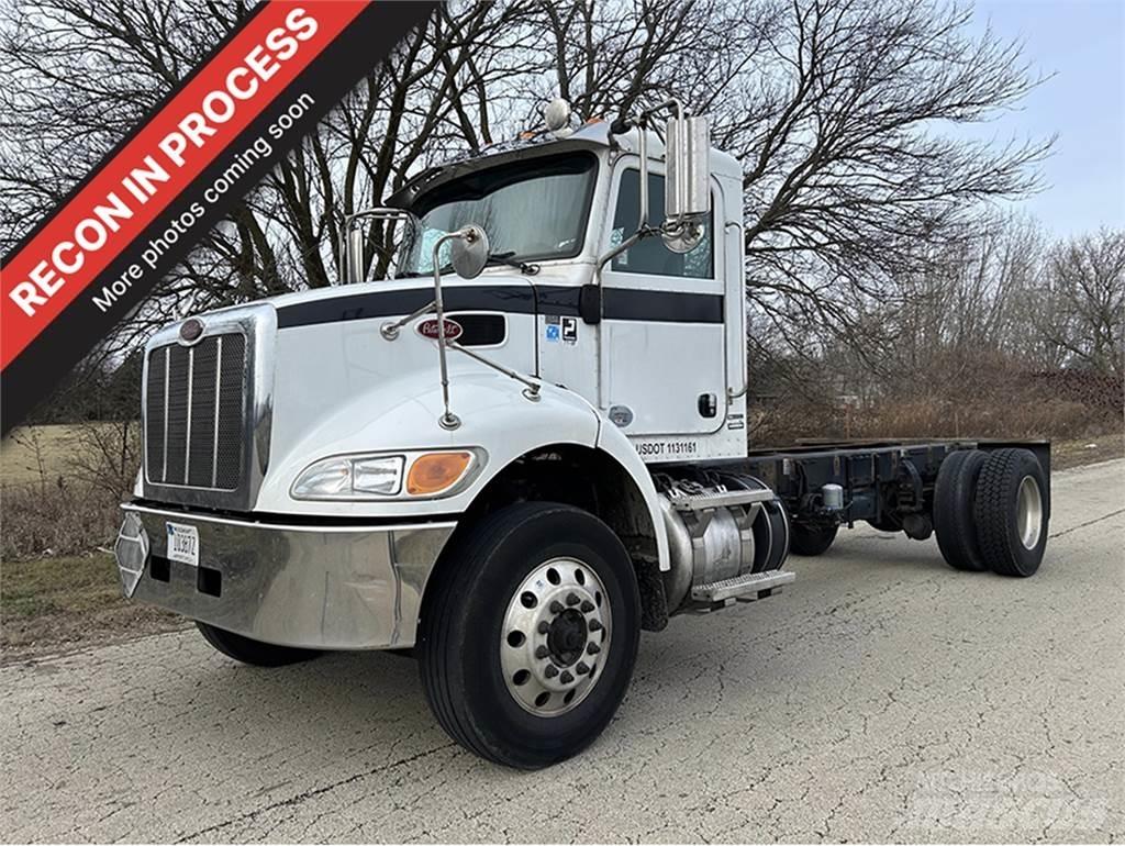 Peterbilt 337 Fülkés alváz