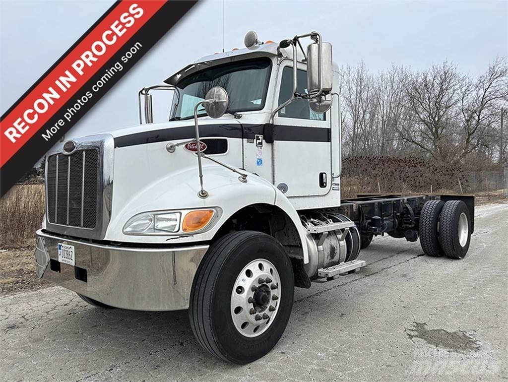 Peterbilt 337 Fülkés alváz