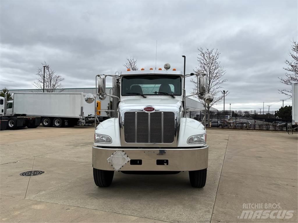 Peterbilt 337 Fülkés alváz