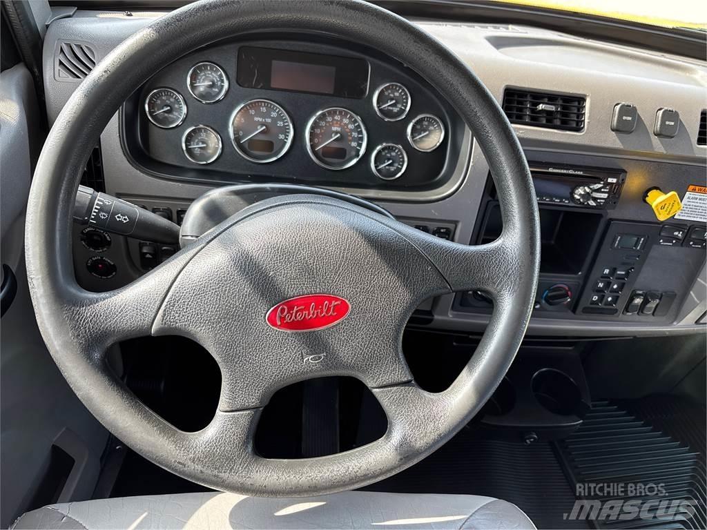 Peterbilt 337 Dobozos teherautók
