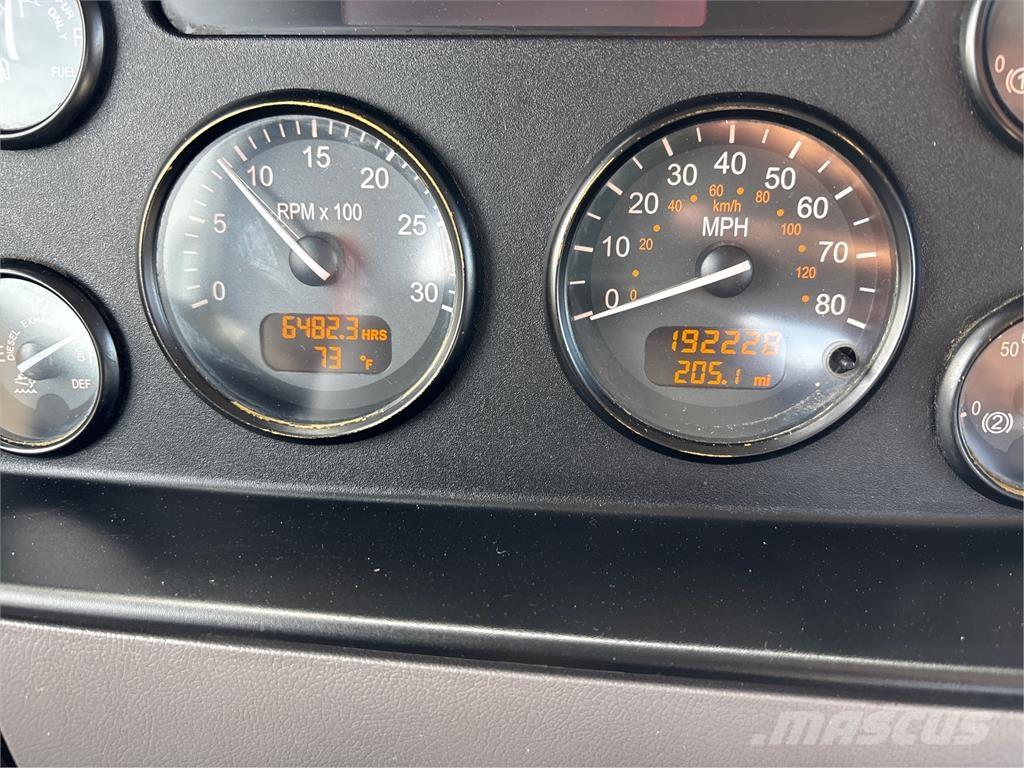 Peterbilt 337 Fülkés alváz