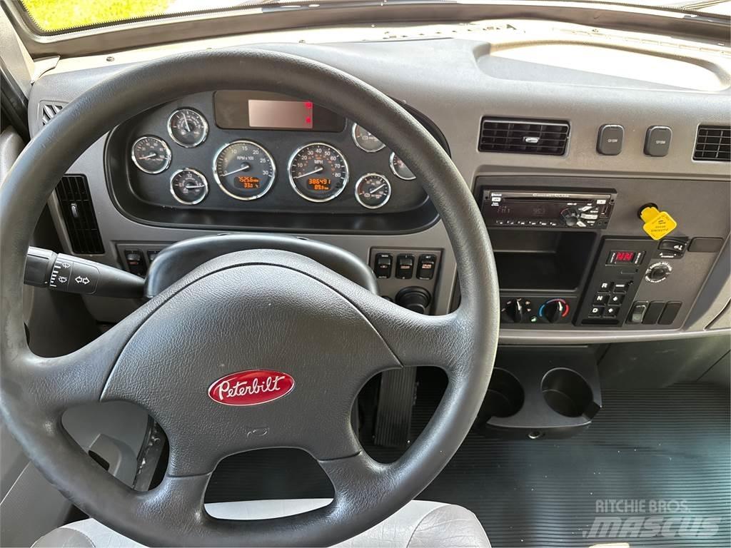 Peterbilt 337 Dobozos teherautók