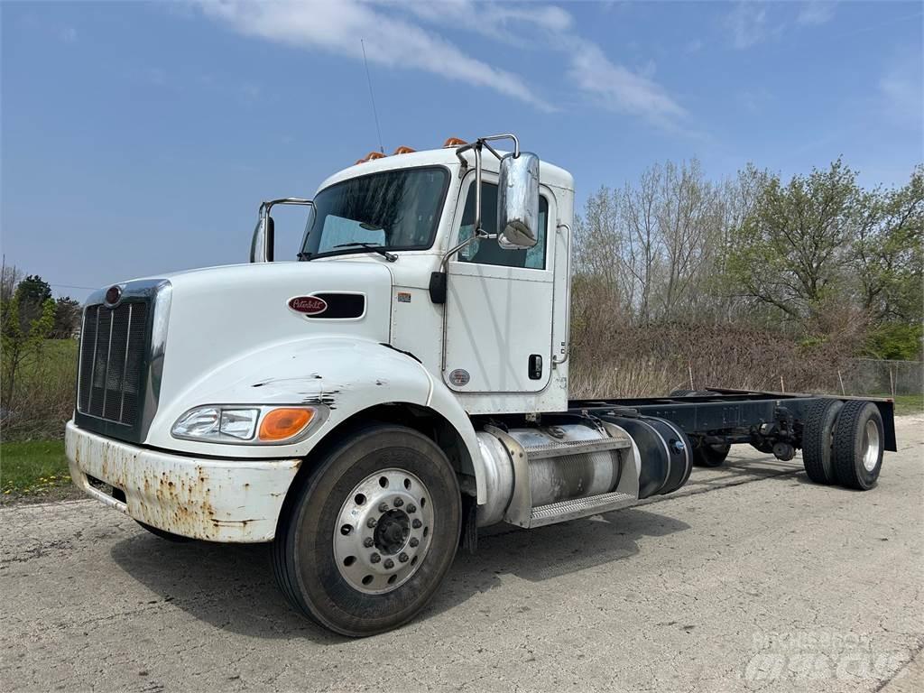 Peterbilt 337 Fülkés alváz