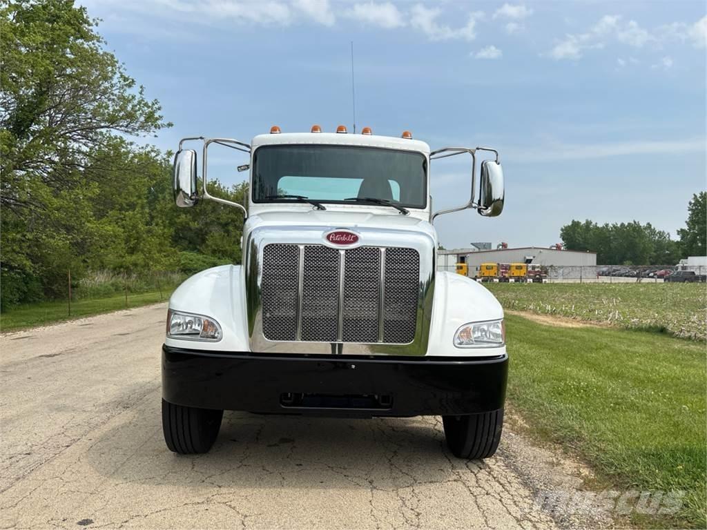 Peterbilt 337 Fülkés alváz