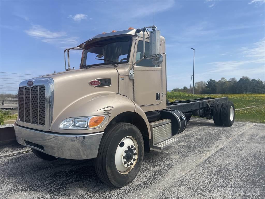 Peterbilt 337 Fülkés alváz