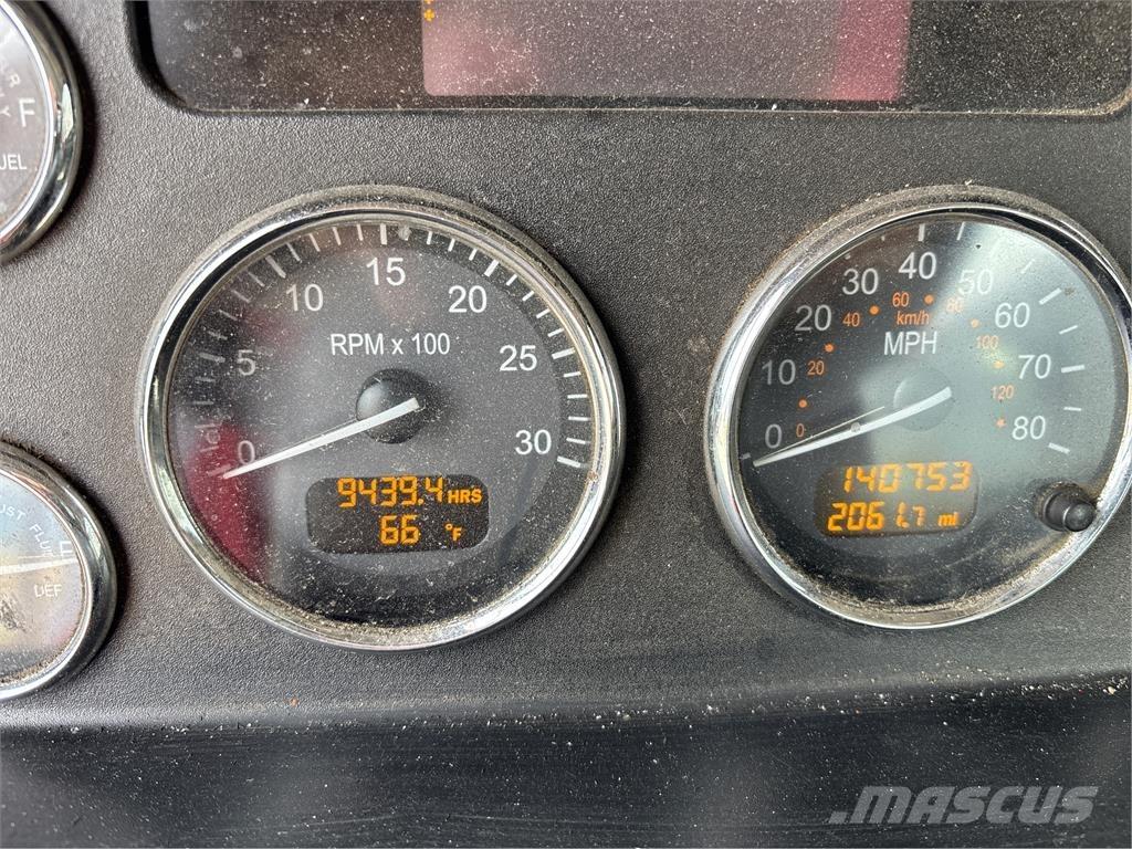 Peterbilt 337 Nyergesvontatók