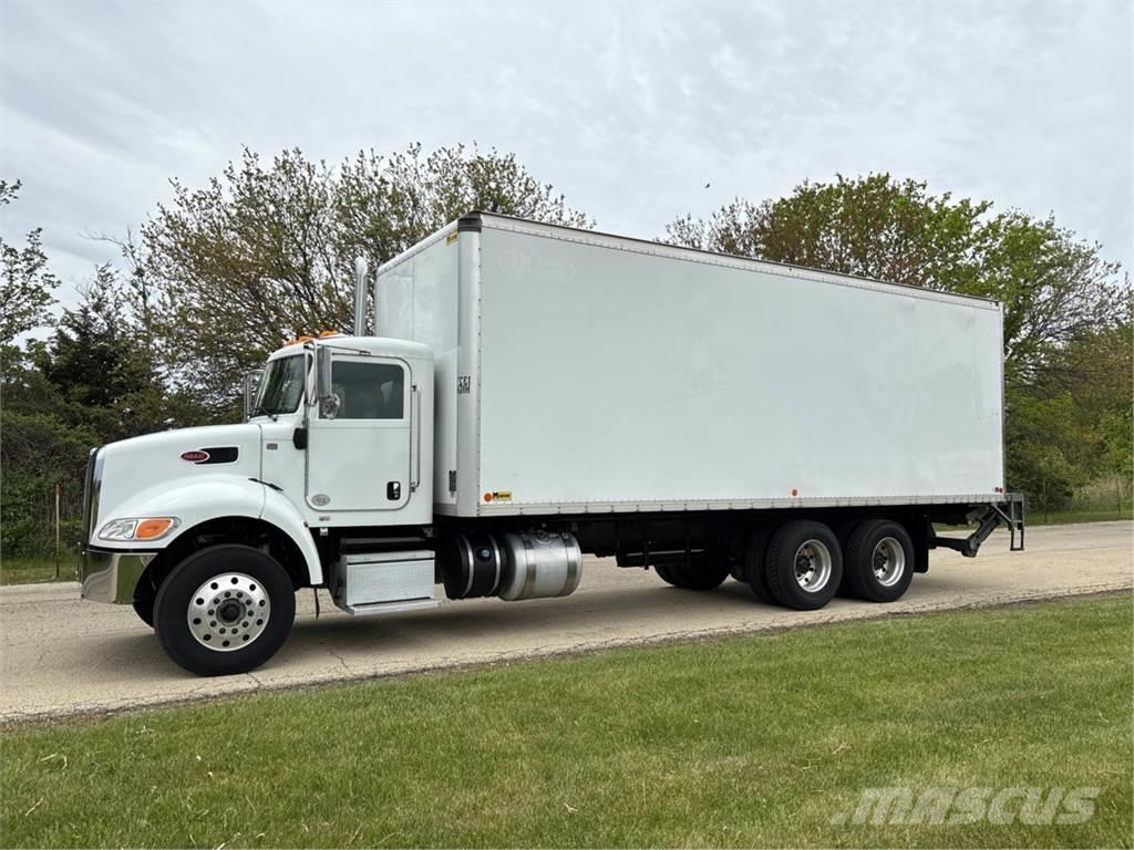 Peterbilt 348 Dobozos teherautók